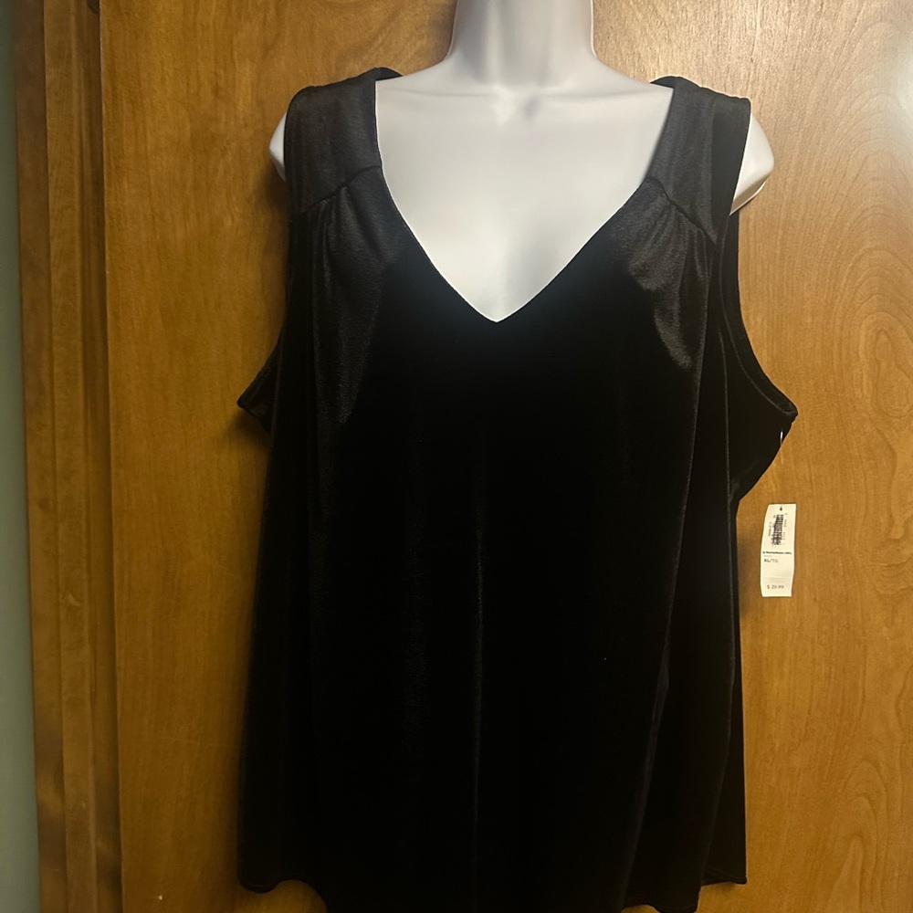Old Navy black velvet sleeveless top NWT